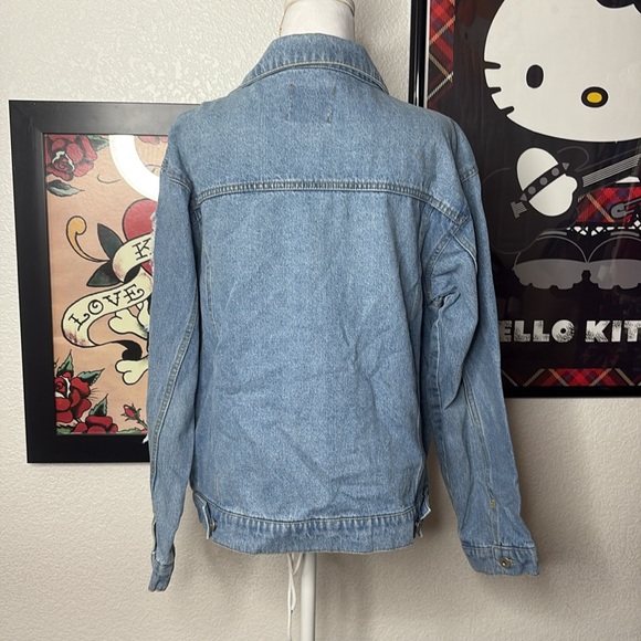 Oversized Distressed Denim Jacket - Picture 3 of 4